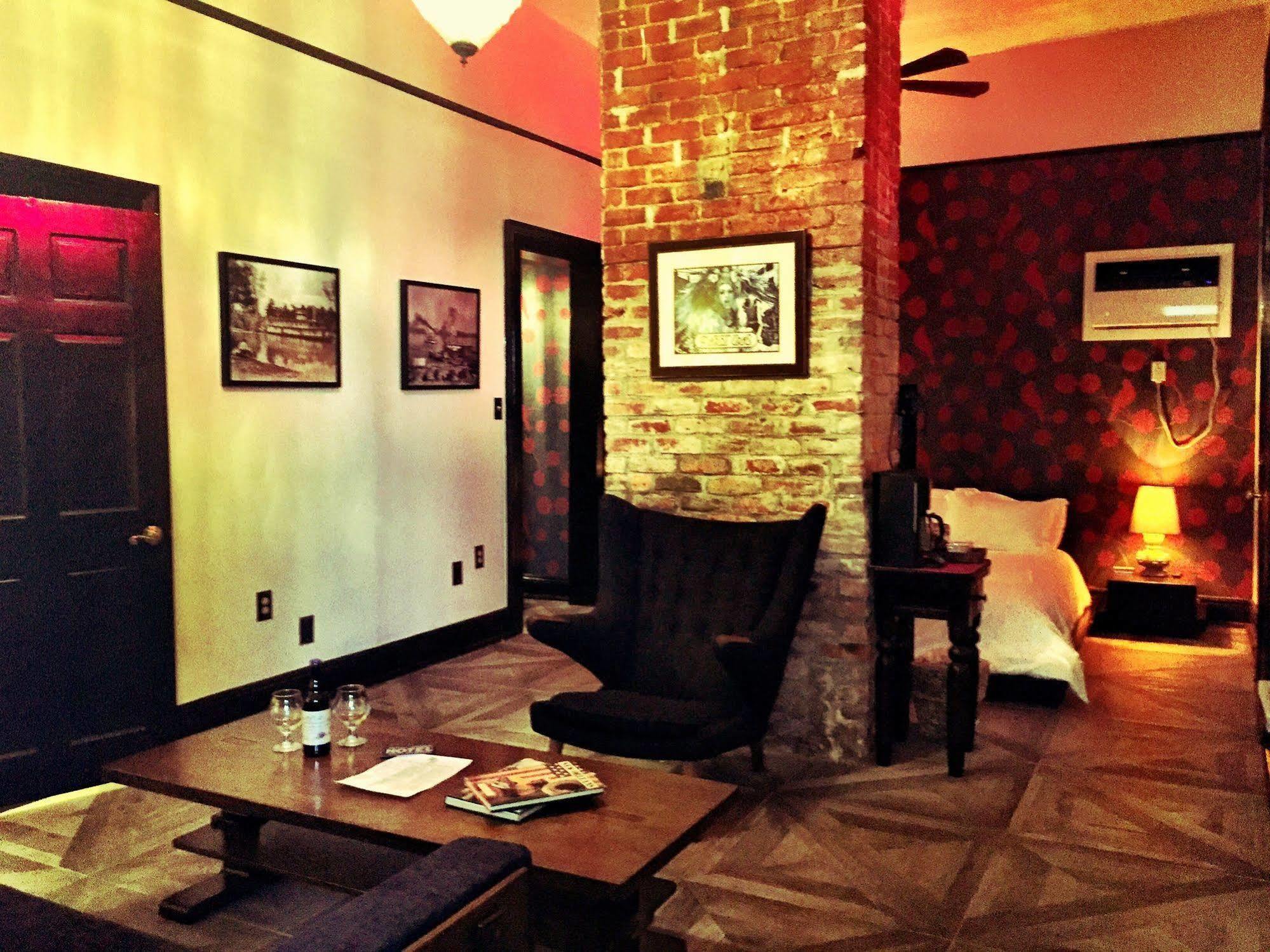 Royal Street Inn & Bar นิวออร์ลีนส์ ภายนอก รูปภาพ
